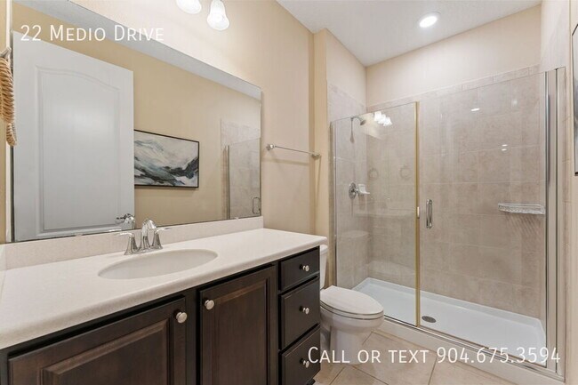 Building Photo - 22 Medio Dr