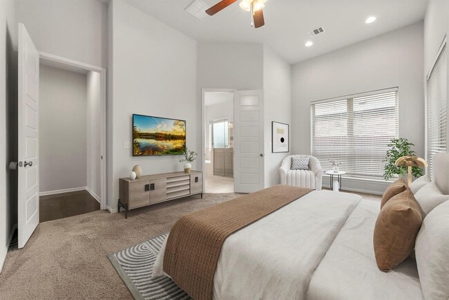 Building Photo - 713 Kingston Pl