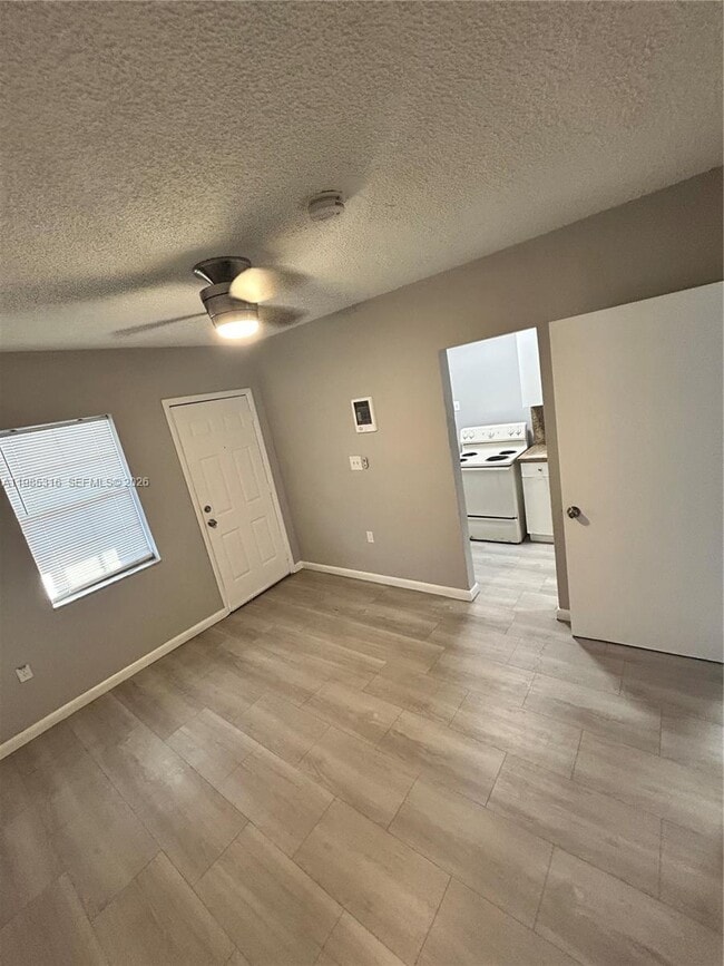 Building Photo - 1720 NW 1st Pl