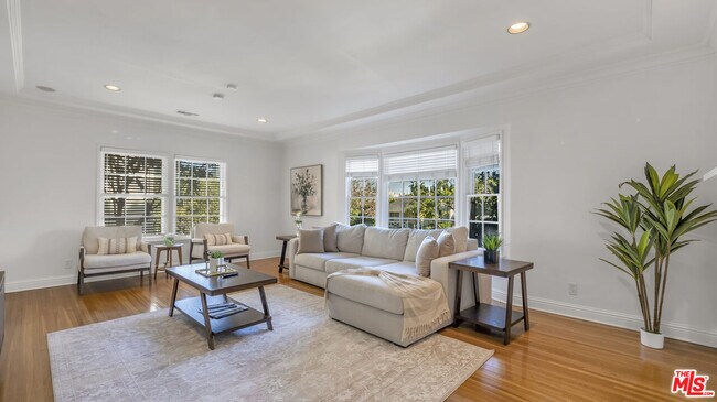 Building Photo - 10575 Holman Ave