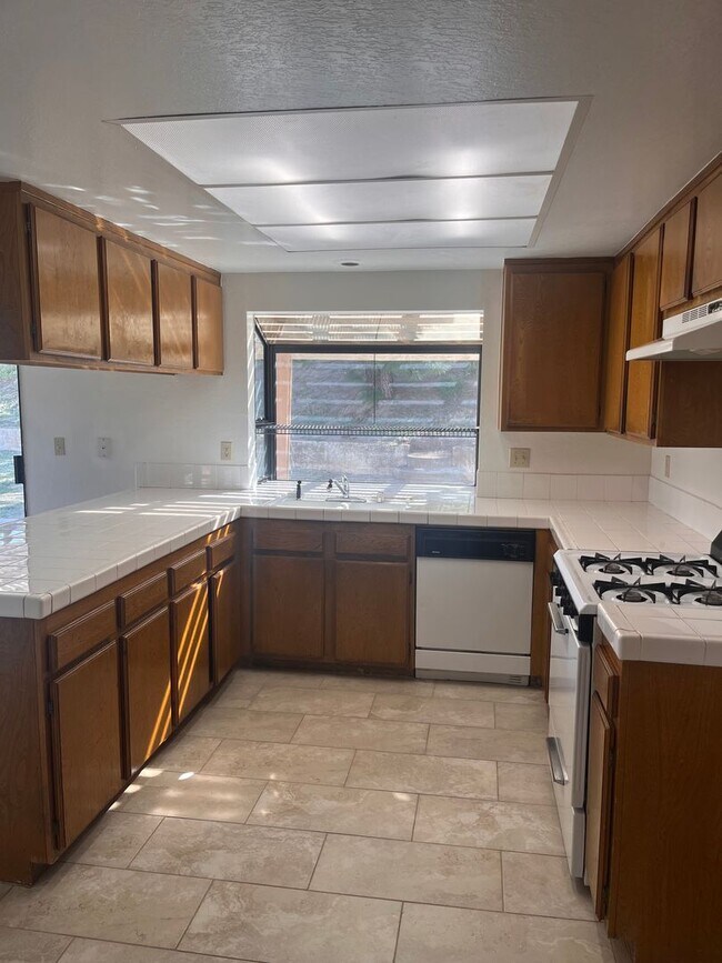 Building Photo - Beautiful 3bd/2ba home for rent in north part of Moreno Valley!