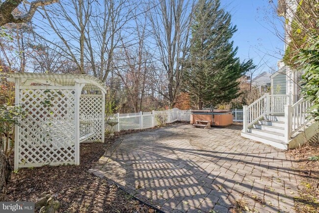 Building Photo - 21590 Merion St