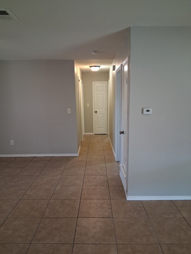 Building Photo - 3611 Palm Dr