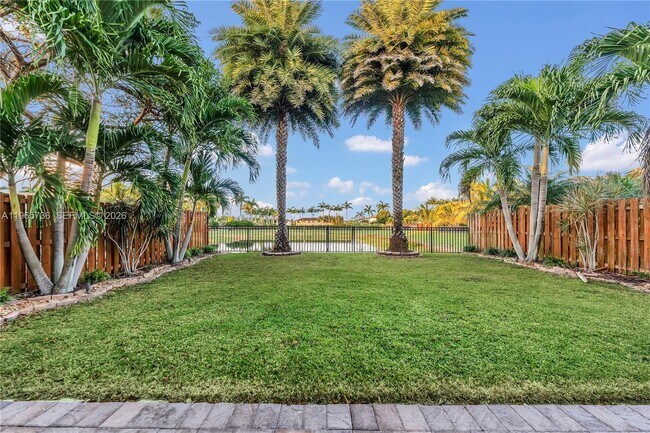 Building Photo - 3401 SE 5th St