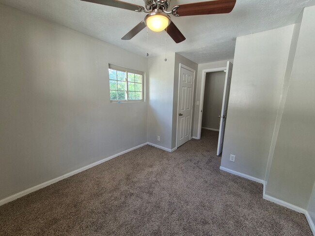 Building Photo - 848 Clarkson Ave