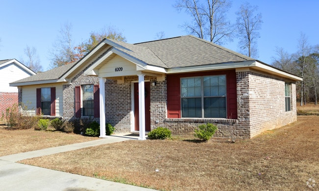 Primary Photo - Community Village Apartments