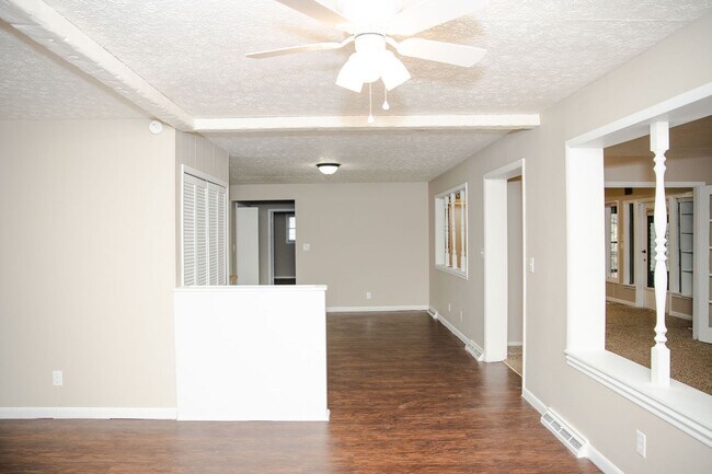 Building Photo - 1911 S Saratoga Ave