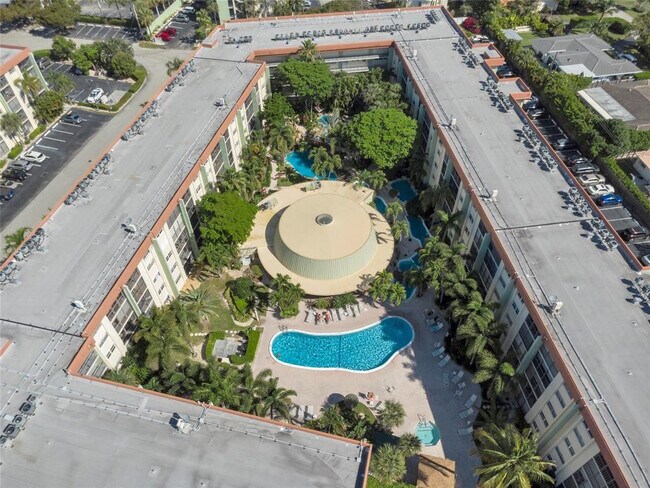 Building Photo - 5300 NE 24th Terrace