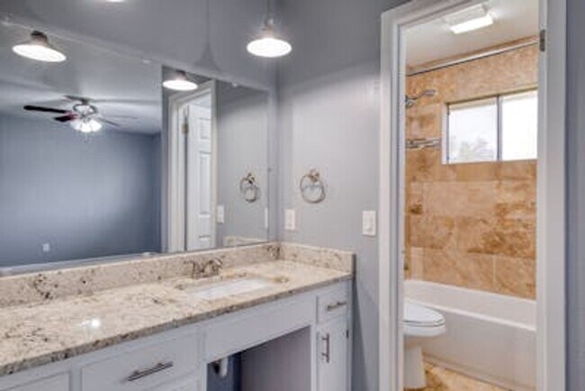 Building Photo - QUAIL CREEK WEST HOME