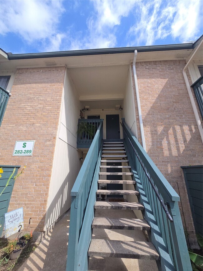 Building Photo - 250 El Dorado Blvd