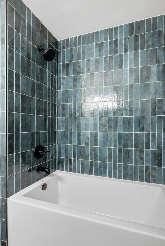 Building Photo - Nicely remodeled side by side duplex 3-Bed Home with Gleaming Hardwood Floors & New carpet in Hop...