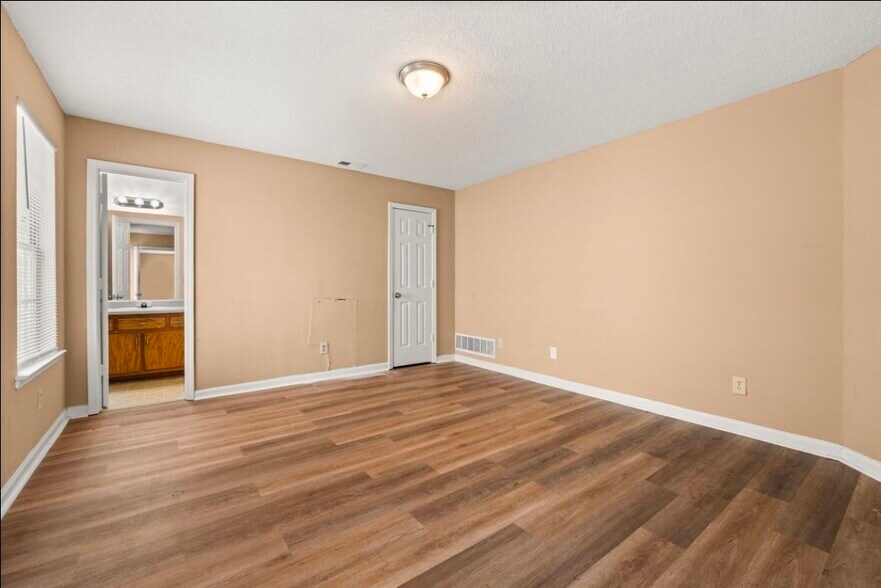 Building Photo - 3954 Chelsea Hill Dr