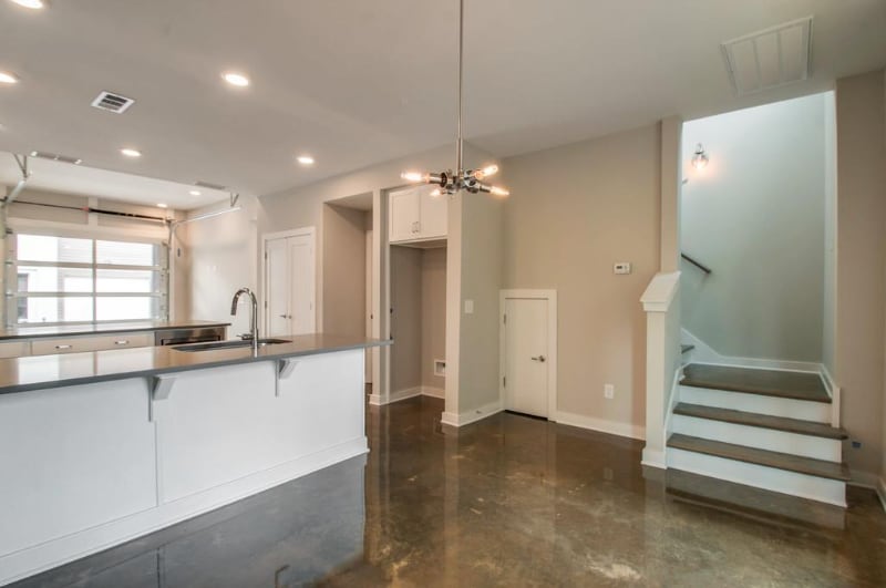 Building Photo - 221 Gentry Ave