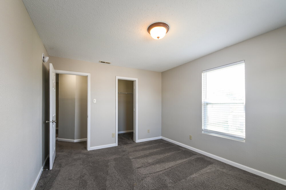 Building Photo - 958 Streamside Dr