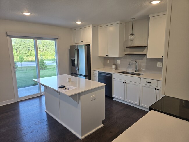Building Photo - 3713 SW Walsh Dr