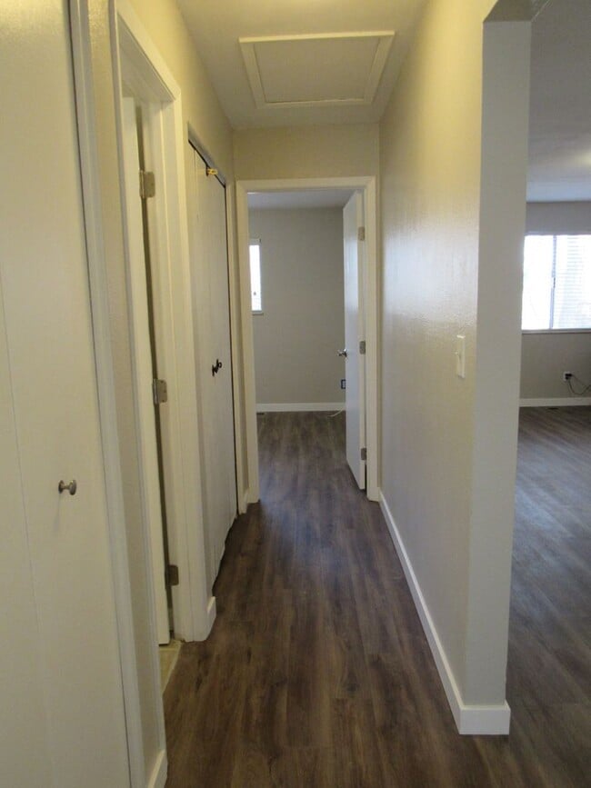 Building Photo - Ranch Style Townhome in convenient location