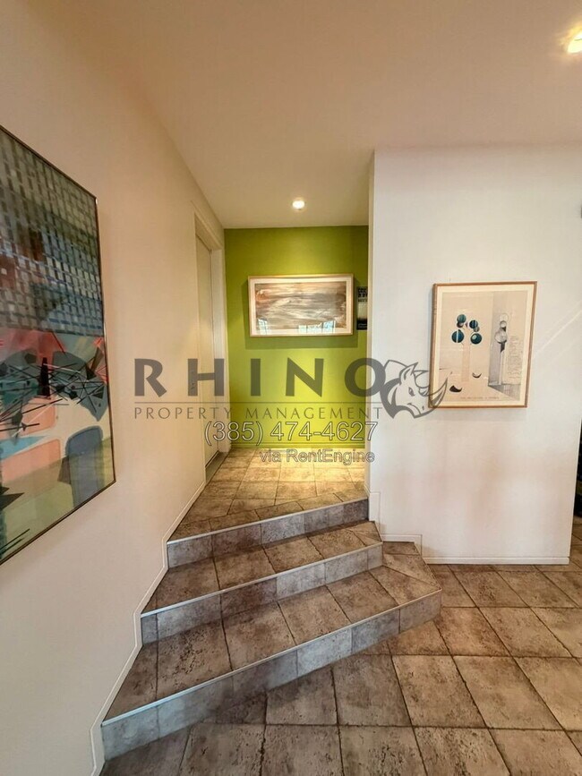 Building Photo - 640 K St