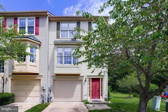 Building Photo - 6212 Briar Ct