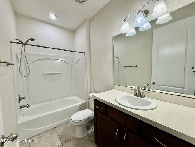 Building Photo - 488 Pine Eagle Dr