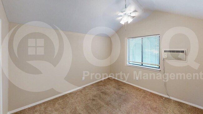 Building Photo - 3113 Wayfarer Rd