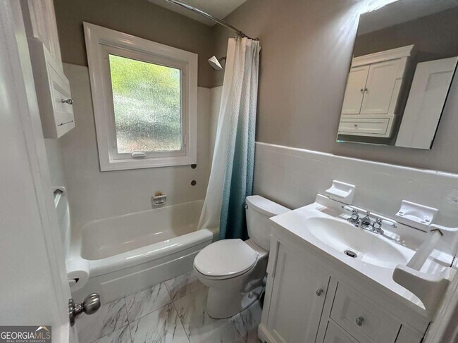 Building Photo - 2981 Lowrance Dr