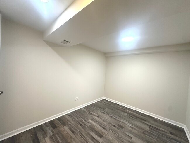 Building Photo - 306 Northwestern Ct