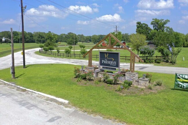 Building Photo - 998 Cypress Lakes Cir