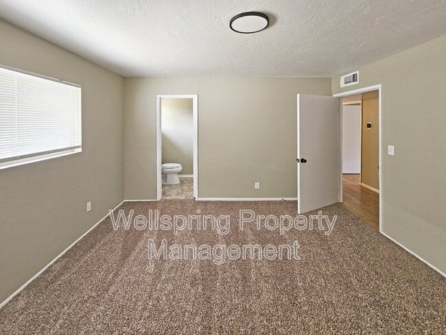 Building Photo - 6552 Valley Ave