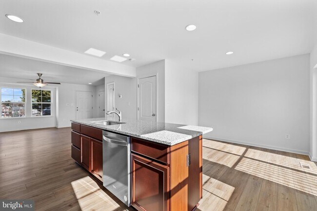 Building Photo - 444 Carrolton Ave