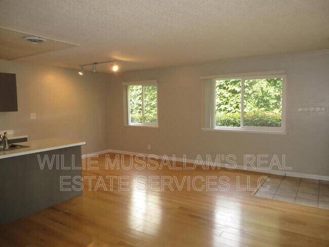 Building Photo - 2505 Prescott Rd