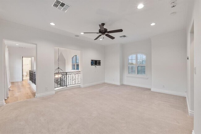 Building Photo - 7228 Oak Shores Dr