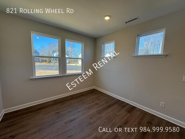 Building Photo - 821 Rolling wheel Rd