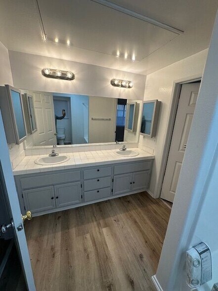 Building Photo - 6545 Fulton Ave