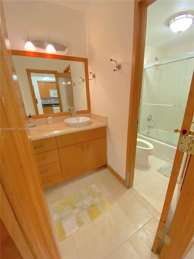 Building Photo - 100 Lincoln Rd