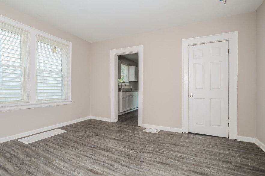 Building Photo - 1329 Wheeler St