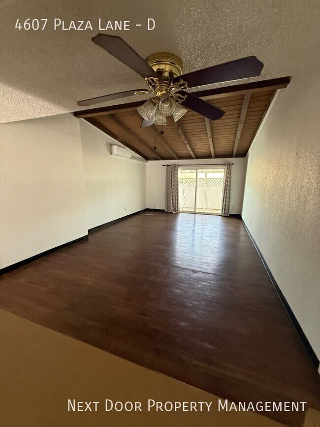 Building Photo - 4607 Plaza Ln