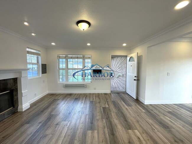 Building Photo - 1226 W Don St