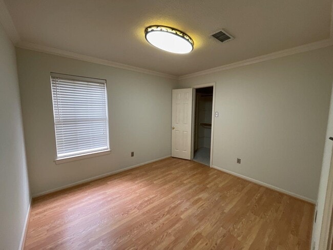 Building Photo - 46 Sweetdream Pl