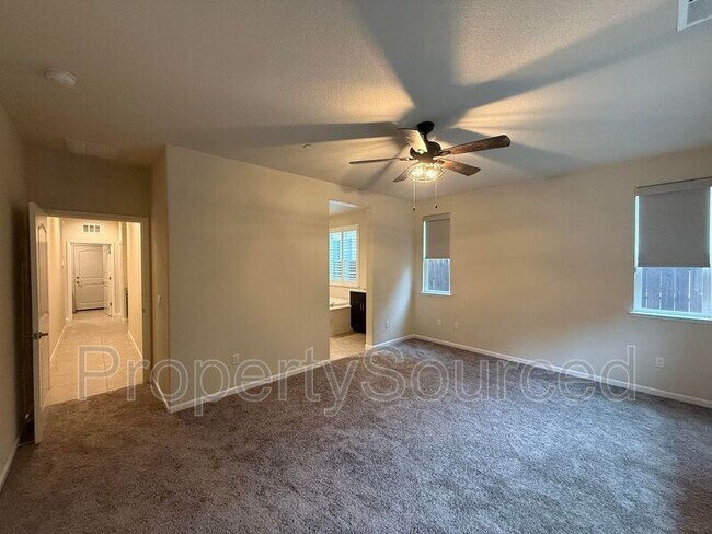 Building Photo - 3832 Lookout Dr