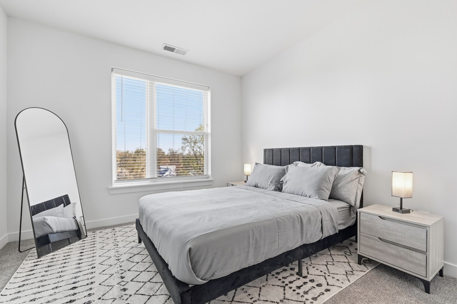 Building Photo - 1121 Laurel St