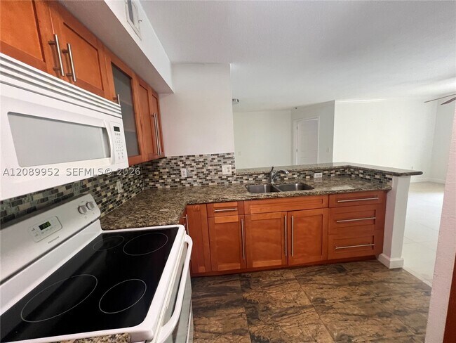 Building Photo - 2496 Centergate Dr