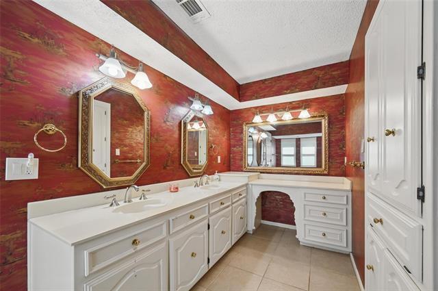 Building Photo - 9719 Amberley Dr