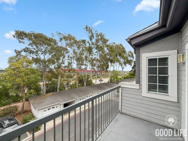 Building Photo - Comfortable 2BD/2BA Condo in La Jolla with Dual Garages, In-Unit Laundry & Pool Access