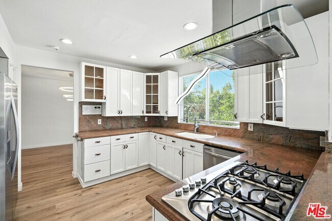 Building Photo - 5128 Llano Dr