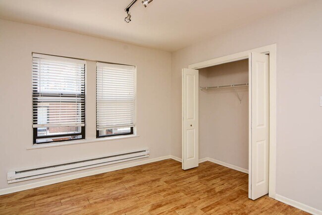 Building Photo - 2839 W Palmer St