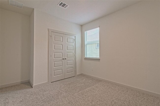 Building Photo - 200 Geminiflora Bend