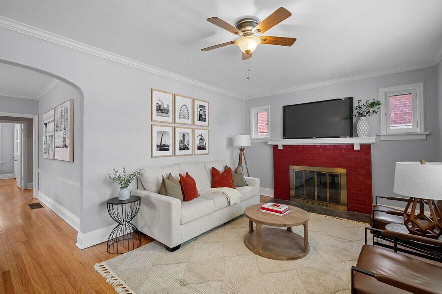 Building Photo - 7055 Dartmouth Ave