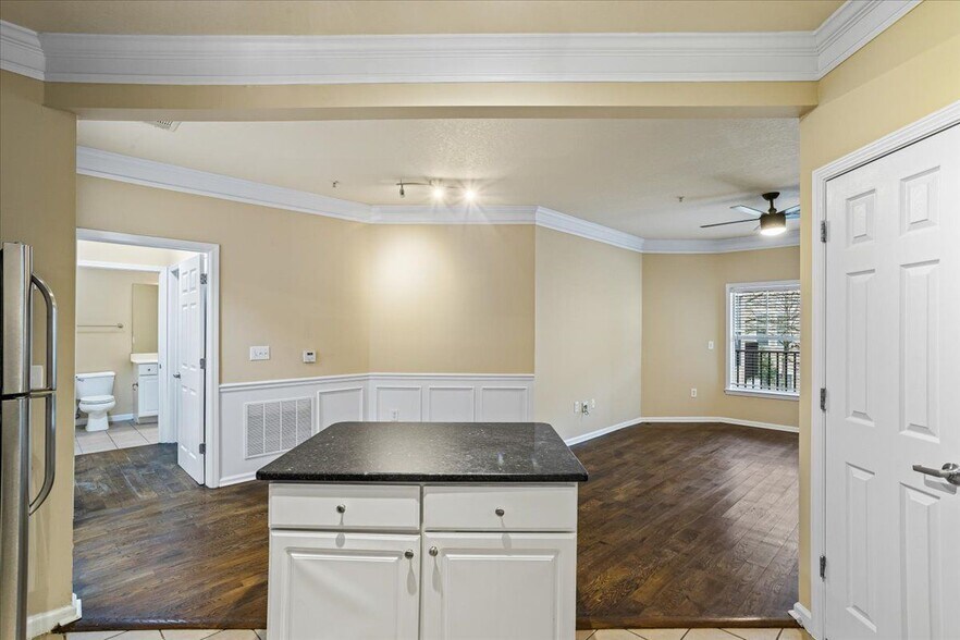 Building Photo - 1850 Cotillion Dr