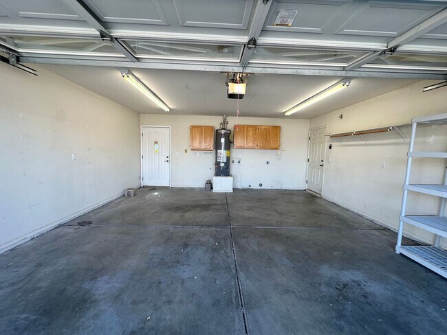 Building Photo - 3905 Raymond Ave