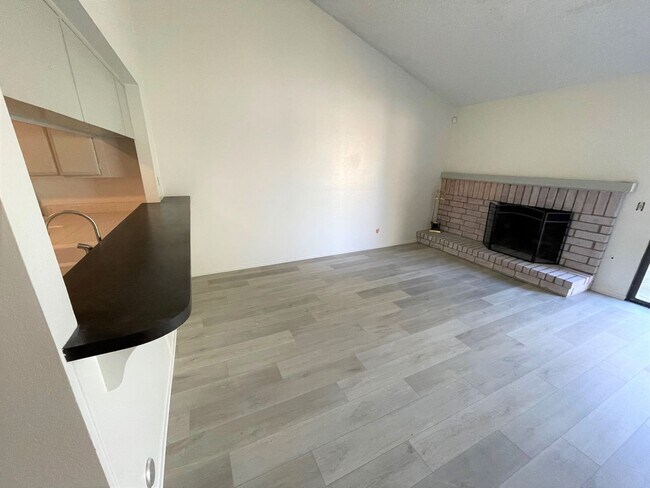 Building Photo - Scandia Pines Condo- Great Amenities!!